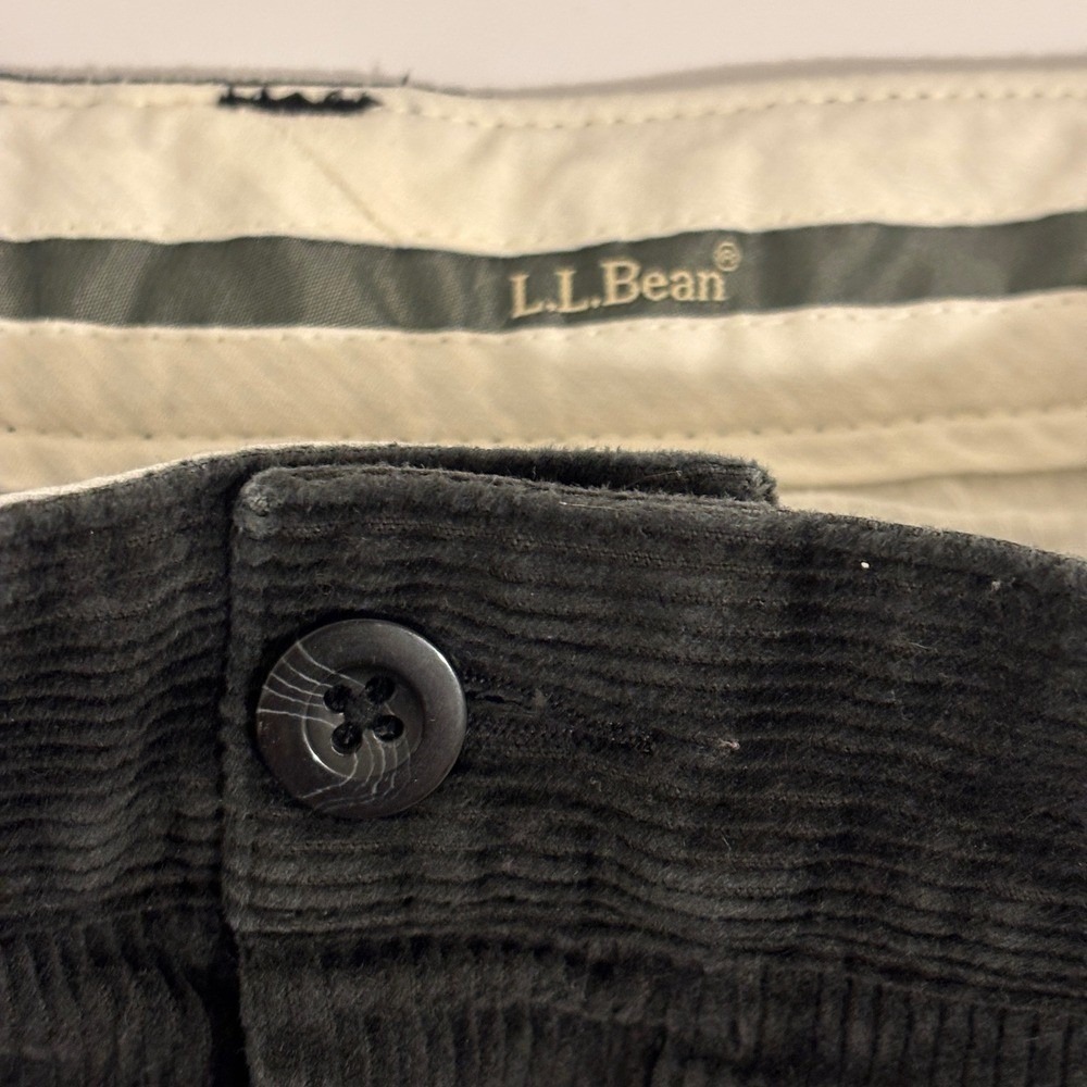 LL Bean Black Corduroy Chino Pants Mens 38x31 Classic Fit Thick Cotton Stretch - Picture 1 of 11
